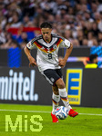 01.10.2026, Fussball UEFA Nations-League 2026/2027, 3.Spieltag, Deutschland - Serbien, in der Allianz-Arena München. Derry Scherhant (Deutschland) am Ball 