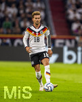 01.10.2026, Fussball UEFA Nations-League 2026/2027, 3.Spieltag, Deutschland - Serbien, in der Allianz-Arena München. Maximilian Mittelstädt (Deutschland) am Ball 