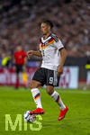 01.10.2026, Fussball UEFA Nations-League 2026/2027, 3.Spieltag, Deutschland - Serbien, in der Allianz-Arena München. Derry Scherhant (Deutschland) am Ball 