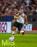 01.10.2026, Fussball UEFA Nations-League 2026/2027, 3.Spieltag, Deutschland - Serbien, in der Allianz-Arena München. Derry Scherhant (Deutschland) am Ball 