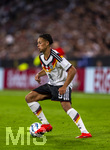 01.10.2026, Fussball UEFA Nations-League 2026/2027, 3.Spieltag, Deutschland - Serbien, in der Allianz-Arena München. Derry Scherhant (Deutschland) am Ball 
