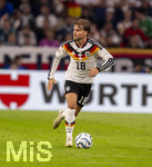 01.10.2026, Fussball UEFA Nations-League 2026/2027, 3.Spieltag, Deutschland - Serbien, in der Allianz-Arena München. Maximilian Mittelstädt (Deutschland) am Ball 