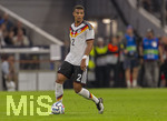 01.10.2026, Fussball UEFA Nations-League 2026/2027, 3.Spieltag, Deutschland - Serbien, in der Allianz-Arena München. Malick Thiaw (Deutschland) am Ball 