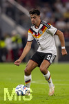 01.10.2026, Fussball UEFA Nations-League 2026/2027, 3.Spieltag, Deutschland - Serbien, in der Allianz-Arena München. Alexander Pavlovic (Deutschland) am Ball 