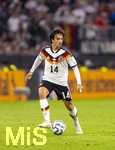01.10.2026, Fussball UEFA Nations-League 2026/2027, 3.Spieltag, Deutschland - Serbien, in der Allianz-Arena München. Mika Baur (Deutschland) am Ball 