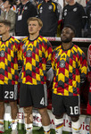 01.10.2026, Fussball UEFA Nations-League 2026/2027, 3.Spieltag, Deutschland - Serbien, in der Allianz-Arena München. Ersatzspieler bei der Nationalhymne,  Finn Jeltsch (Deutschland), Ridle Baku (Deutschland) 
, 