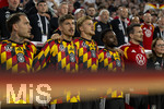 01.10.2026, Fussball UEFA Nations-League 2026/2027, 3.Spieltag, Deutschland - Serbien, in der Allianz-Arena München. Ersatzspieler bei der Nationalhymne, David Raum (Deutschland), Vitaly Janelt (Deutschland), Finn Jeltsch (Deutschland), Ridle Baku (Deutschland)  