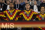 01.10.2026, Fussball UEFA Nations-League 2026/2027, 3.Spieltag, Deutschland - Serbien, in der Allianz-Arena München. Ersatzspieler bei der Nationalhymne, Torwart Noah Atubolu (Deutschland), Yannik Engelhardt (Deutschland), Mika Baur (Deutschland) 
, 
