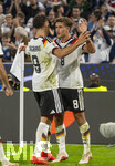 01.10.2026, Fussball UEFA Nations-League 2026/2027, 3.Spieltag, Deutschland - Serbien, in der Allianz-Arena München. Torjubel, Tom Bischof (Deutschland), Derry Scherhant (Deutschland) 