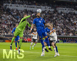 01.10.2026, Fussball UEFA Nations-League 2026/2027, 3.Spieltag, Deutschland - Serbien, in der Allianz-Arena München. Torwart Djordje Petrovic (Serbien), Nemanja Gudelj (Serbien) Nick Woltemade (Deutschland) 