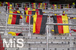 01.10.2026, Fussball UEFA Nations-League 2026/2027, 3.Spieltag, Deutschland - Serbien, in der Allianz-Arena München. Auf den noch leeren Stahplatztribünen hat der DFB Fanclub den Zuschauern Schwarz-Rot-Goldene Fahnen hergerichtet.