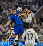 01.10.2026, Fussball UEFA Nations-League 2026/2027, 3.Spieltag, Deutschland - Serbien, in der Allianz-Arena München. v.li: Luka Jovic (Serbien) gegen Alexander Pavlovic (Deutschland) 