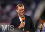 01.10.2026, Fussball UEFA Nations-League 2026/2027, 3.Spieltag, Deutschland - Serbien, in der Allianz-Arena München. Moderatorenduo, zum letzten mal vor der Kamera an dem Spiel, ZDF Experete Per Mertesacker (Deutschland) 
