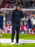 01.10.2026, Fussball UEFA Nations-League 2026/2027, 3.Spieltag, Deutschland - Serbien, in der Allianz-Arena München. Bundestrainer Jürgen Klopp (Deutschland) nachdenklich beim Aufwärmen der Spieler