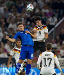 01.10.2026, Fussball UEFA Nations-League 2026/2027, 3.Spieltag, Deutschland - Serbien, in der Allianz-Arena München. v.li: Luka Jovic (Serbien) gegen Alexander Pavlovic (Deutschland) 