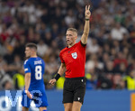 01.10.2026, Fussball UEFA Nations-League 2026/2027, 3.Spieltag, Deutschland - Serbien, in der Allianz-Arena München. Schiedsrichter Espen Eskas (Norwegen)