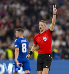 01.10.2026, Fussball UEFA Nations-League 2026/2027, 3.Spieltag, Deutschland - Serbien, in der Allianz-Arena München. Schiedsrichter Espen Eskas (Norwegen)