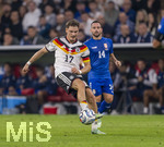 01.10.2026, Fussball UEFA Nations-League 2026/2027, 3.Spieltag, Deutschland - Serbien, in der Allianz-Arena München. v.li: Florian Wirtz (Deutschland) gegen Andrija Zivkovic (Serbien) 