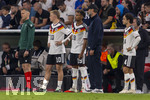 01.10.2026, Fussball UEFA Nations-League 2026/2027, 3.Spieltag, Deutschland - Serbien, in der Allianz-Arena München. Einwechslung, v.li: Jonathan Burkardt (Deutschland), Bambase Conte (Deutschland), Bundestrainer Jürgen Klopp (Deutschland), Mika Baur (Deutschland) 