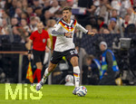 01.10.2026, Fussball UEFA Nations-League 2026/2027, 3.Spieltag, Deutschland - Serbien, in der Allianz-Arena München. Vitaly Janelt (Deutschland) am Ball 
