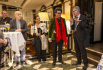 04.10.2026, Internationales Klassikfestival: Festival der Nationen 2026, im Kurhaus Bad Wörishofen (Unterallgäu), Letzter Tag nach der Abschlussgala von Tenor Rolando Villazon, Empfang Ehrengäste im Hotel Tanneck Bad Wörishofen, mit Fass-Anstich Oktoberfestbier mit Rolando Villazon (mitte), links: Ehefrau Lucia Villazon, re: Winfried Roch 
