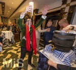 04.10.2026, Internationales Klassikfestival: Festival der Nationen 2026, im Kurhaus Bad Wörishofen (Unterallgäu), Letzter Tag nach der Abschlussgala von Tenor Rolando Villazon, Empfang Ehrengäste im Hotel Tanneck Bad Wörishofen, mit Fass-Anstich Oktoberfestbier. 