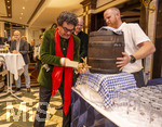 04.10.2026, Internationales Klassikfestival: Festival der Nationen 2026, im Kurhaus Bad Wörishofen (Unterallgäu), Letzter Tag nach der Abschlussgala von Tenor Rolando Villazon, Empfang Ehrengäste im Hotel Tanneck Bad Wörishofen, mit Fass-Anstich Oktoberfestbier mit Rolando Villazon 