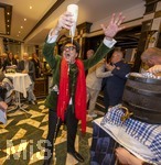 04.10.2026, Internationales Klassikfestival: Festival der Nationen 2026, im Kurhaus Bad Wörishofen (Unterallgäu), Letzter Tag nach der Abschlussgala von Tenor Rolando Villazon, Empfang Ehrengäste im Hotel Tanneck Bad Wörishofen, mit Fass-Anstich Oktoberfestbier. 