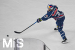 09.10.2026, München, Deutschland. PENNY DEL, Deutsche Eishockey Liga, Saison 2026/27, 7. Spieltag: EHC Red Bull München gegen ERC Ingolstadt im SAP Garden in München. Moritz Warnecke (EHC Red Bull München) beim Schuss, beim Torschuss, bei der Schussabgabe