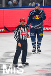 09.10.2026, München, Deutschland. PENNY DEL, Deutsche Eishockey Liga, Saison 2026/27, 7. Spieltag: EHC Red Bull München gegen ERC Ingolstadt im SAP Garden in München. Schiedsrichter nachdenklich, ernst, fokussiert