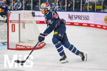 09.10.2026, München, Deutschland. PENNY DEL, Deutsche Eishockey Liga, Saison 2026/27, 7. Spieltag: EHC Red Bull München gegen ERC Ingolstadt im SAP Garden in München. Moritz Warnecke (EHC Red Bull München) am Puck, mit dem Puck, in Puckbesitz