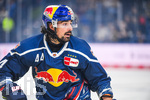 09.10.2026, München, Deutschland. PENNY DEL, Deutsche Eishockey Liga, Saison 2026/27, 7. Spieltag: EHC Red Bull München gegen ERC Ingolstadt im SAP Garden in München. Trevor Carrick (EHC Red Bull München) nachdenklich, ernst, fokussiert
