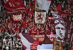 10.10.2026, Fussball Bundesliga 2026/2027, 5.Spieltag, FC Augsburg - FC Bayern München, in der WWK-Arena Augsburg, Die Bayern Fans in der Gegnerischen Kurve


