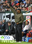 10.10.2026, Fussball Bundesliga 2026/2027, 5.Spieltag, FC Augsburg - FC Bayern München, in der WWK-Arena Augsburg, Trainer Vincent Kompany (FC Bayern München) unzufrieden


