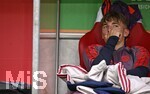 10.10.2026, Fussball Bundesliga 2026/2027, 5.Spieltag, FC Augsburg - FC Bayern München, in der WWK-Arena Augsburg, Lennart Karl (FC Bayern München) auf der Bank.


