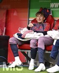 10.10.2026, Fussball Bundesliga 2026/2027, 5.Spieltag, FC Augsburg - FC Bayern München, in der WWK-Arena Augsburg, Lennart Karl (FC Bayern München) auf der Bank.


