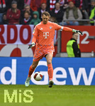 10.10.2026, Fussball Bundesliga 2026/2027, 5.Spieltag, FC Augsburg - FC Bayern München, in der WWK-Arena Augsburg, Torwart Manuel Neuer (FC Bayern München) Schusshaltung


