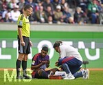 10.10.2026, Fussball Bundesliga 2026/2027, 5.Spieltag, FC Augsburg - FC Bayern München, in der WWK-Arena Augsburg, Ismael Saibari (FC Bayern München) wird behandelt.


