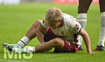 10.10.2026, Fussball Bundesliga 2026/2027, 5.Spieltag, FC Augsburg - FC Bayern München, in der WWK-Arena Augsburg, Hennes Behrens (FC Augsburg) mit einer langen Wunde am Fuß


