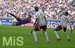 10.10.2026, Fussball Bundesliga 2026/2027, 5.Spieltag, FC Augsburg - FC Bayern München, in der WWK-Arena Augsburg, Torchance von Luis Diaz (FC Bayern München) 


