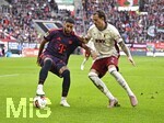 10.10.2026, Fussball Bundesliga 2026/2027, 5.Spieltag, FC Augsburg - FC Bayern München, in der WWK-Arena Augsburg, v.l. Ismael Saibari (FC Bayern München) gegen Calvin Brackelmann (FC Augsburg) 


