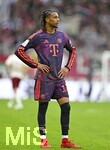 10.10.2026, Fussball Bundesliga 2026/2027, 5.Spieltag, FC Augsburg - FC Bayern München, in der WWK-Arena Augsburg, Michael Olise (FC Bayern München) ist unzufrieden,


