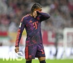 10.10.2026, Fussball Bundesliga 2026/2027, 5.Spieltag, FC Augsburg - FC Bayern München, in der WWK-Arena Augsburg, Michael Olise (FC Bayern München) ist unzufrieden,


