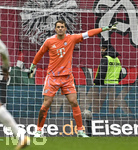 10.10.2026, Fussball Bundesliga 2026/2027, 5.Spieltag, FC Augsburg - FC Bayern München, in der WWK-Arena Augsburg, Torwart Manuel Neuer (FC Bayern München) 


