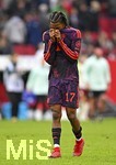 10.10.2026, Fussball Bundesliga 2026/2027, 5.Spieltag, FC Augsburg - FC Bayern München, in der WWK-Arena Augsburg, Michael Olise (FC Bayern München) ist  nach dem Spiel enttäuscht..


