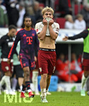10.10.2026, Fussball Bundesliga 2026/2027, 5.Spieltag, FC Augsburg - FC Bayern München, in der WWK-Arena Augsburg, Hennes Behrens (FC Augsburg) ärgert sich.


