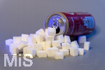 14.10.2026, Thema Zuckersteuer für Softgetränke. Studioaufnahme mit Würfelzucker und Cola-Dose.  Die Bundesregierung hat sich im Streit um die Zuckersteuer für Getränke geeinigt, Der Kompromiss sieht eine zweistufige Steuer und Ausnahmen für kleinere Hersteller vor. So soll ab dem 1. Juli 2027 ein Steuersatz von 26 Cent auf gesüßte Getränke mit einem Zuckergehalt ab 5 Gramm pro 100 Milliliter erhoben werden. Bei einem Zuckergehalt von 8 Gramm pro 100 Milliliter soll der Satz 32 Cent betragen. 