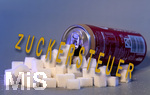 14.10.2026, (ACHTUNG BILDMONTAGE!)Thema Zuckersteuer für Softgetränke. Studioaufnahme mit Würfelzucker und Cola-Dose.  Die Bundesregierung hat sich im Streit um die Zuckersteuer für Getränke geeinigt, Der Kompromiss sieht eine zweistufige Steuer und Ausnahmen für kleinere Hersteller vor. So soll ab dem 1. Juli 2027 ein Steuersatz von 26 Cent auf gesüßte Getränke mit einem Zuckergehalt ab 5 Gramm pro 100 Milliliter erhoben werden. Bei einem Zuckergehalt von 8 Gramm pro 100 Milliliter soll der Satz 32 Cent betragen.  