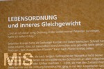 15.10.2026, Kneippkur in Bad Wörishofen im Unterallgäu. Info-Tafeln in der Kurhaus-Pergola erklären die 5 Säulen der Kneipp-Therapie, in der Kneippstadt wird die Kur gelebt und gearbeitet nach Pfarrer Sebastian Kneipp.  Lebensordnung, inneres Gleichgewicht
