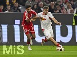 17.10.2026, Fussball Bundesliga 2026/2027, 6.Spieltag, FC Bayern München - RB Leipzig, in der Allianz-Arena München,   v.l. Nathaniel Brown (FC Bayern München) gegen Brajan Gruda (RB Leipzig) 


